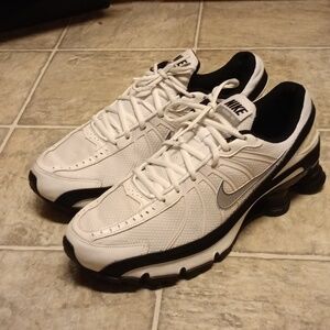 Men's White Nike Shox Shoes Size 10.5